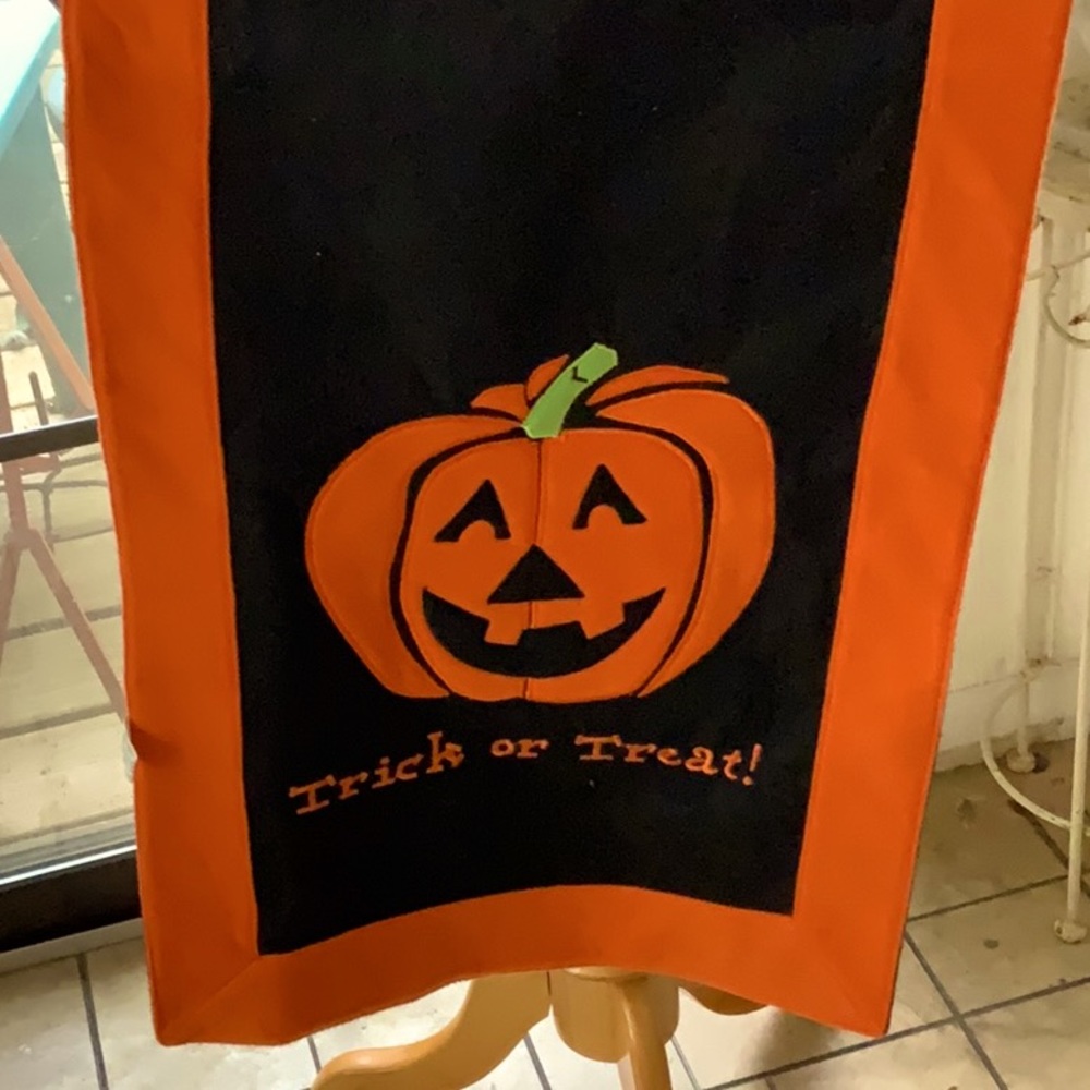 Halloween table runner and 2 mask